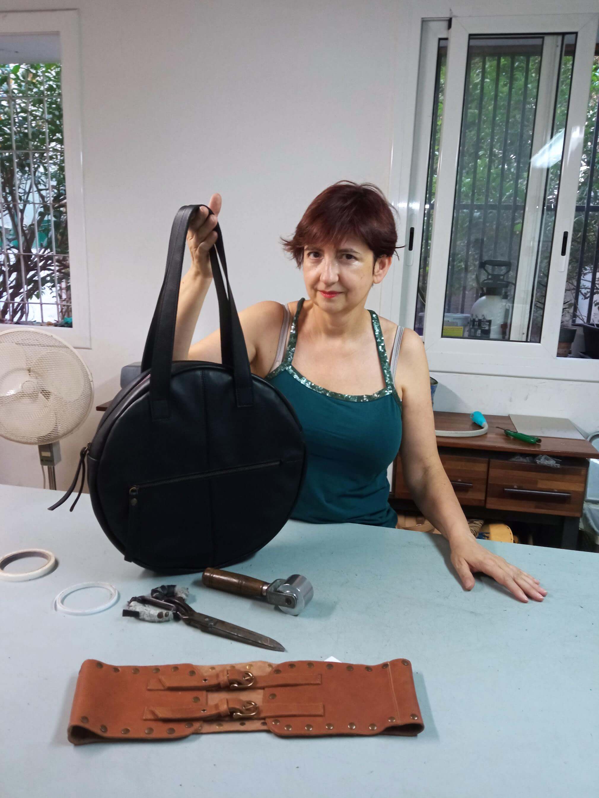 Bolso de piel artesanal vs. sintético: Comparativa de precio y durabilidad