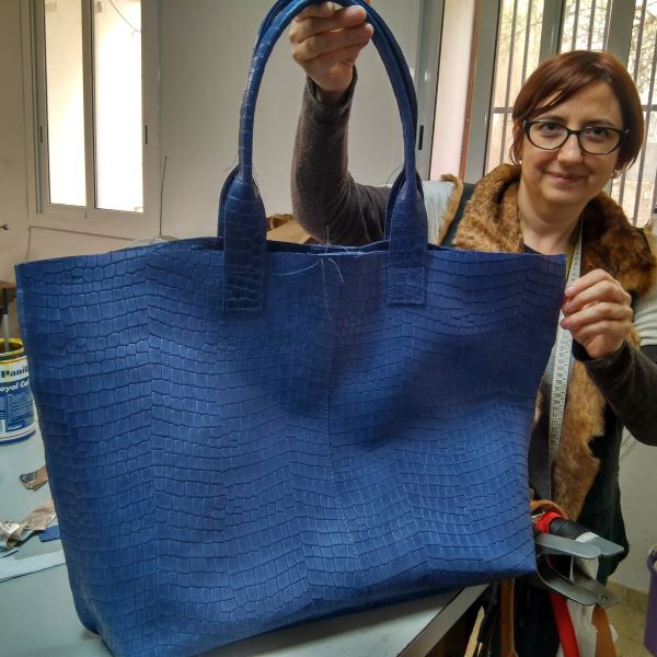 Nuestros bolsos de cuero hechos a mano. Paso a paso