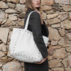 Bolsos blancos piel: la alternativa sorpresa al negro de siempre