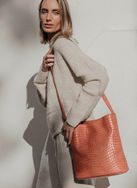 Bolso Cubo Piel Azul Marino Bucket