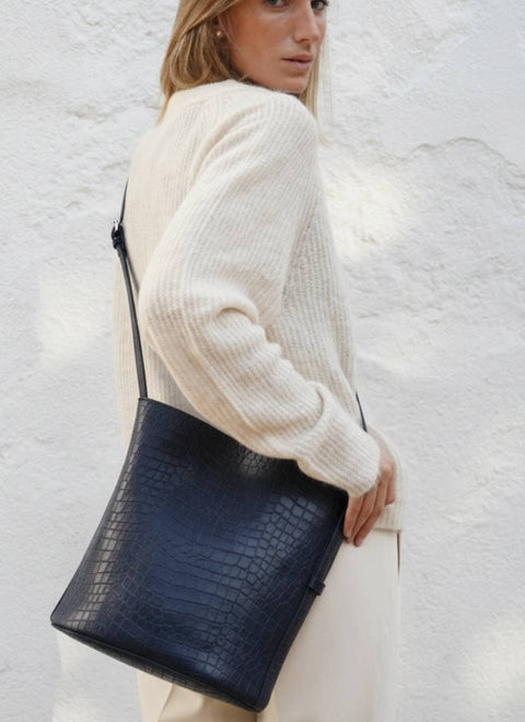 Bolso Cubo Piel Azul Marino Bucket