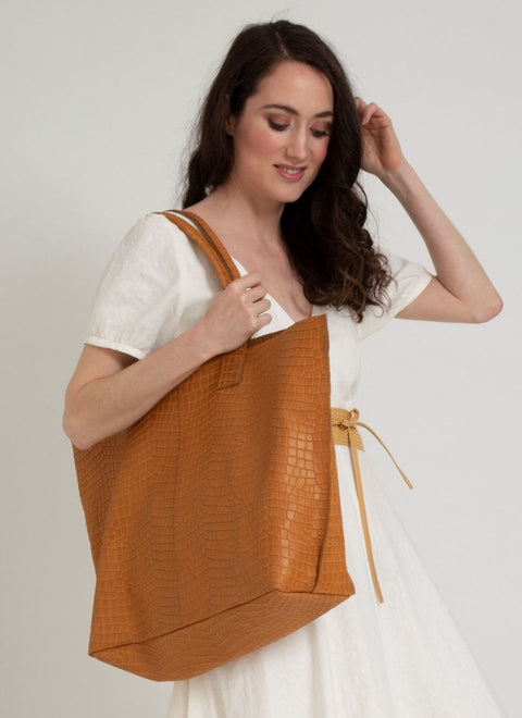 Large Camel Maxi Leather Bag